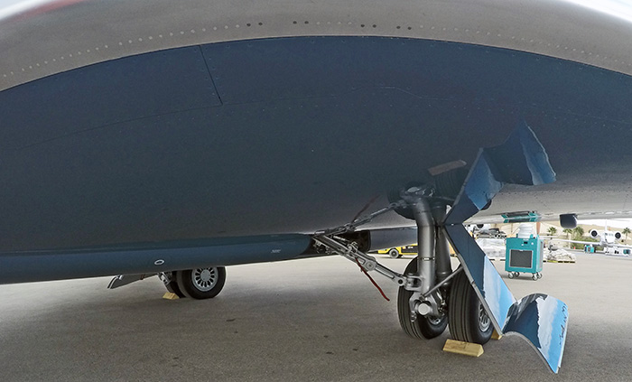 Falcon 7X/8X Main Landing Gear Downlock Pin Assembly - Image 2